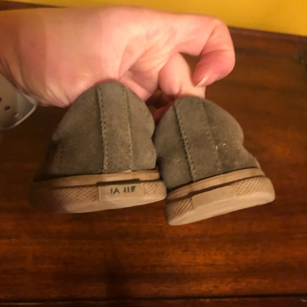 Janie and Jack toddler/ Boys suede sneaker size 8 green